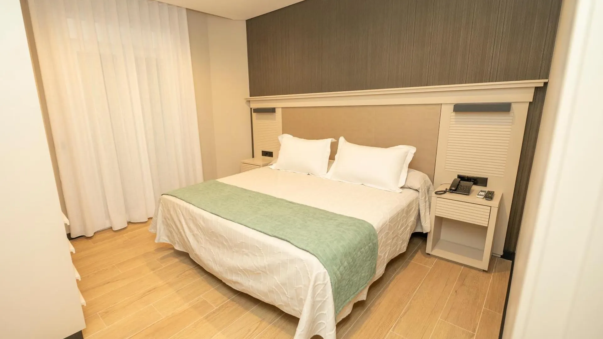 Hotel Diufain Conil De La Frontera 3*,  Spain