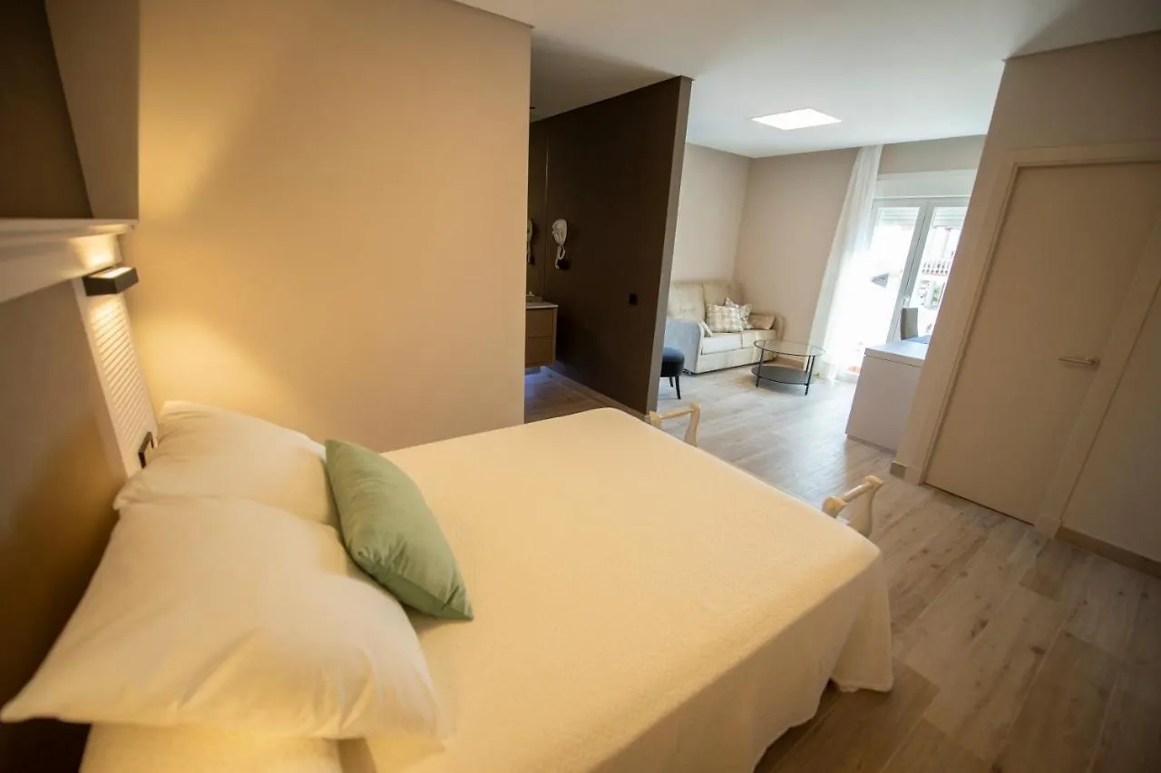 Hotel Diufain Conil De La Frontera 3*,