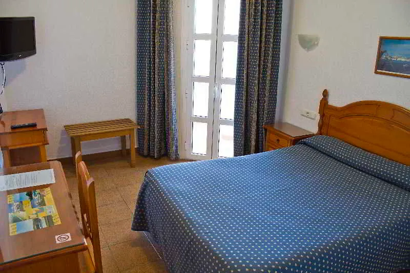 Hotel Diufain Conil De La Frontera 3*,