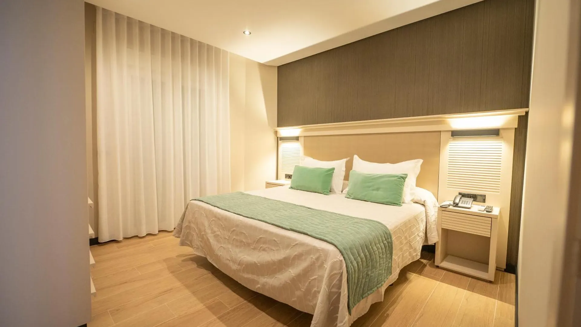 Hotel Diufain Conil De La Frontera 3*,  Spain